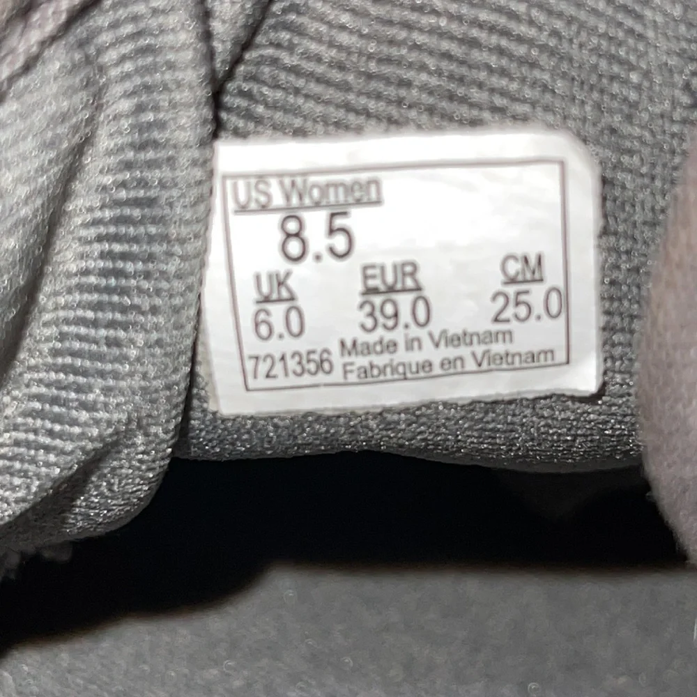 Vans - Picture 8 of 9